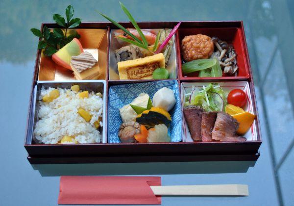 秋祭りのお弁当（特別食）