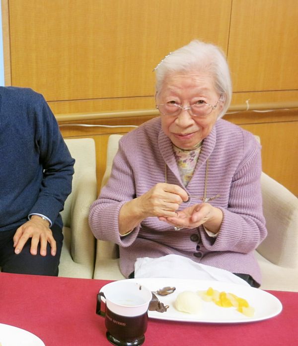 カフェオーデンセはご家族をお呼びしてご一緒に楽しんでいただくこともできます。ご子息とご一緒に過ごすバレンタイン、笑顔がさらに素敵です！