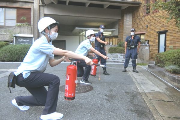 山科消防署ご協力のもと、避難訓練を実施しました。