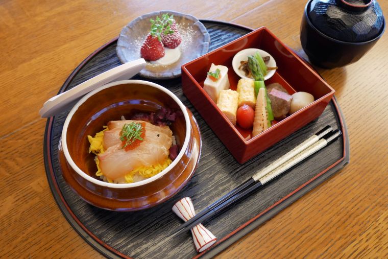 京料理～鯛の漬け丼～