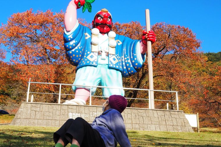 キティパークのシンボルである天狗様の紅葉に負けない力強い赤はついつい見とれてしまいます。 