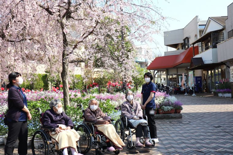 えだきん商店街へお花見🌸