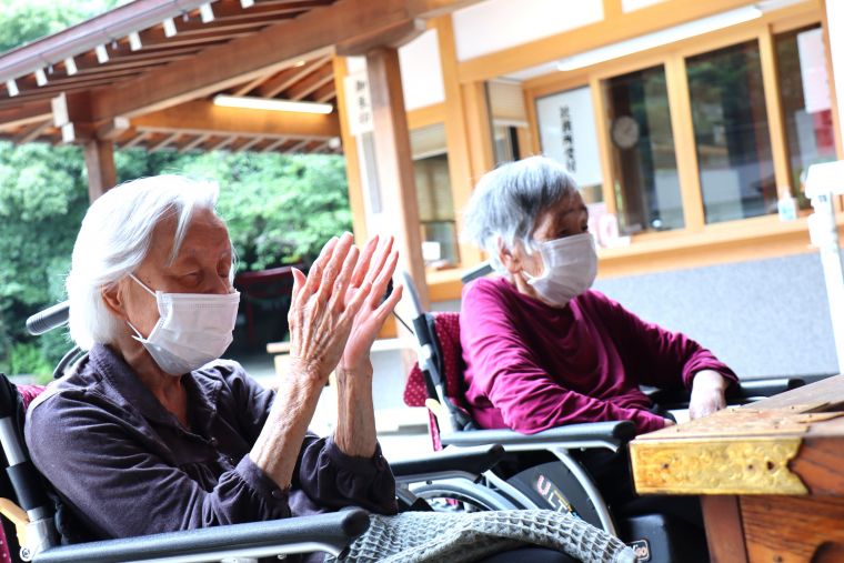 お二人とも、しっかりと気持ちを込めて参拝をされておられました⛩