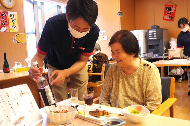 スタッフ厳選の信州塩尻産のぶどうジュースもおいしい♪