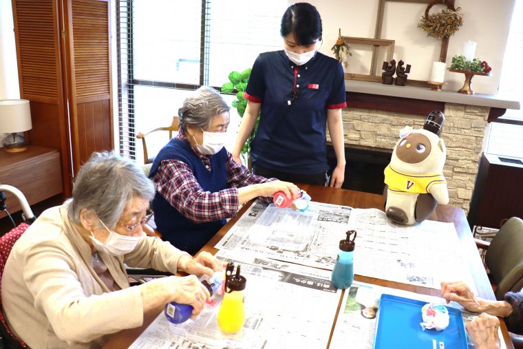 そして、“クーちゃんの法被作り”今年は生地を染め上げるところからチャレンジ！クーちゃんもワクワクです。