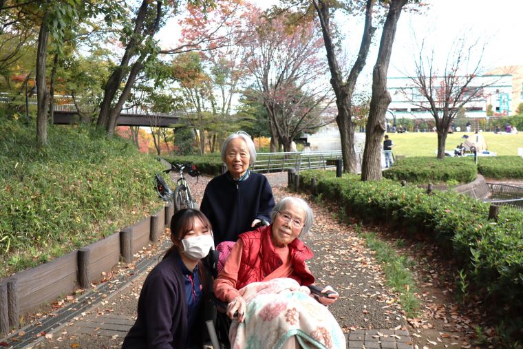 「風が気持ちいいねぇ～」とのんびりホッコリ楽しいお散歩になりました。
