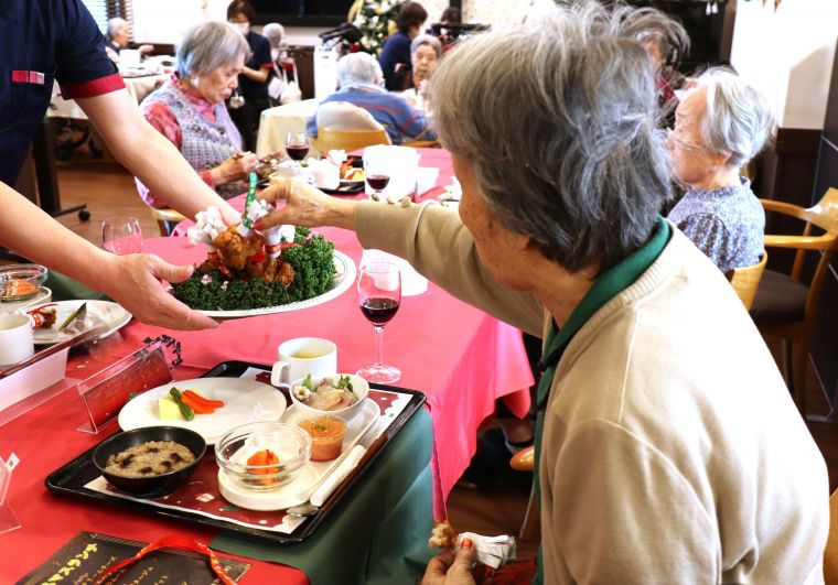 「柔らかくて美味しいねぇ～」と、おかわりのフライドチキンも大好評でした😋