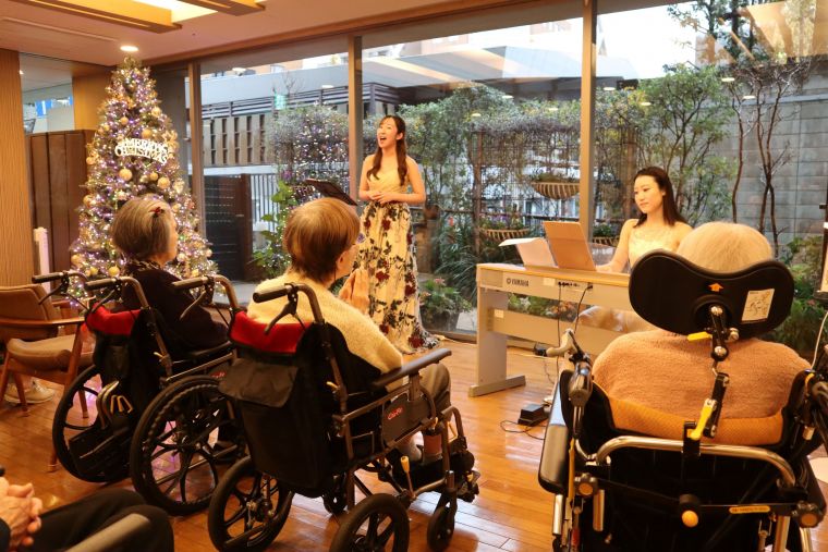 歌とピアノのプレゼント