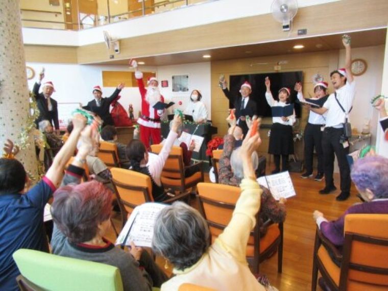 ♪今日は楽しいクリスマス♪ヘイ！！の瞬間。全体が一つになりました。