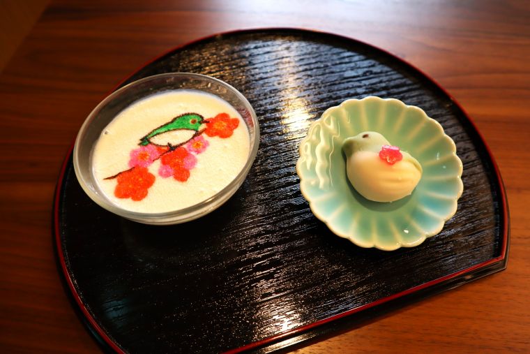 春を感じるうぐいすの和菓子です。