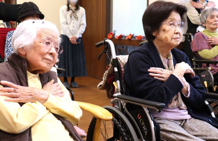 歌を歌いながらの動きもだんだんとリズミカルに♪