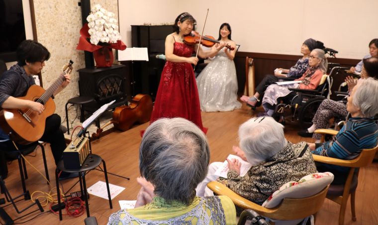 目の前での生演奏はライブ感一杯で感動もひとしおでした♪