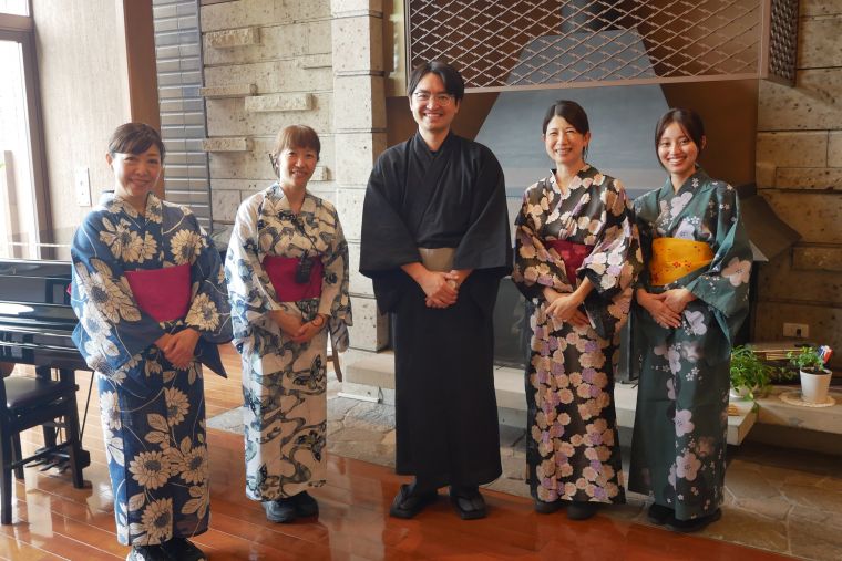 スタッフもこの日は浴衣に着替えました