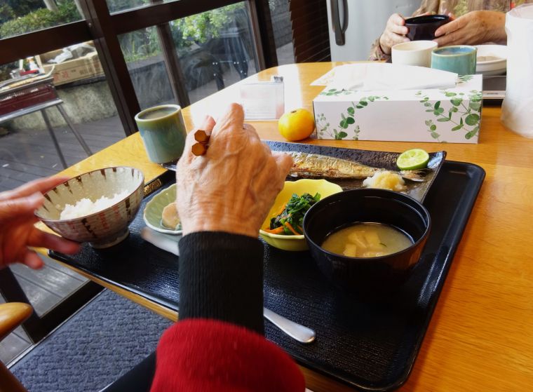 「やっぱり秋刀魚にはすだちよね！」と秋を味わい尽くされました😋