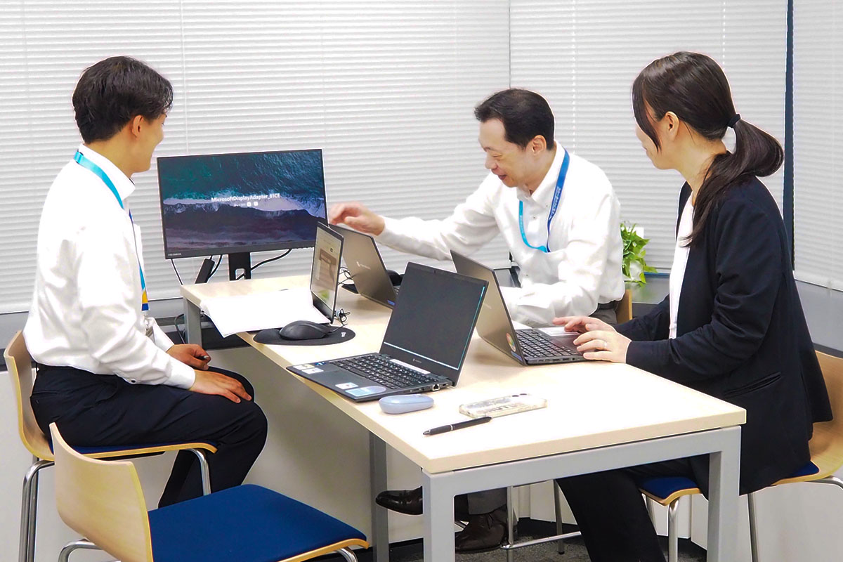 法人向けソリューションサービス 営業　イメージ写真