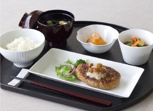 お食事イメージ：ハンバーグ定食